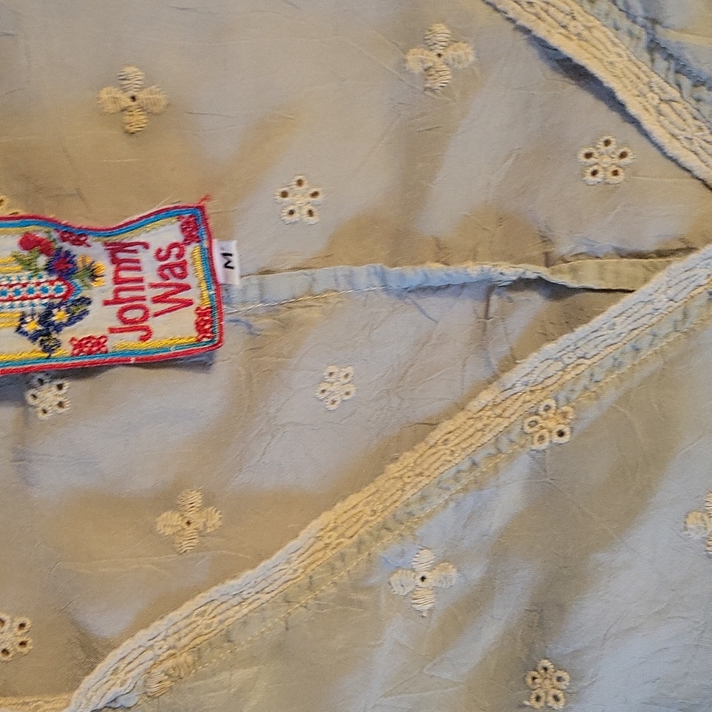 Johnny was tunic